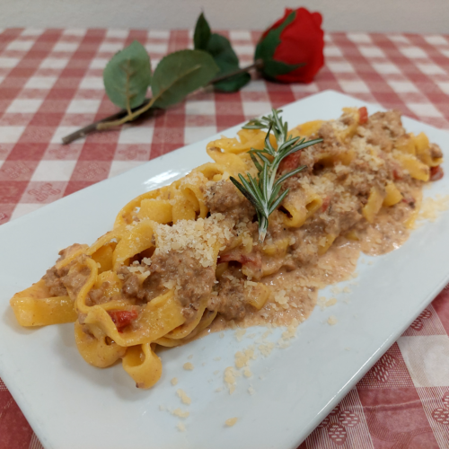 Tagliatelle House Meat Sauce (Italian Bolognese)