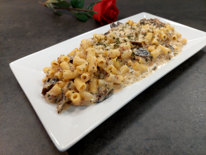 Maccheroni Creamy Sausage and Mushrooms