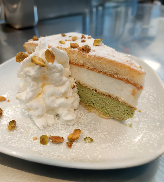 Ricotta Pistachios Cake