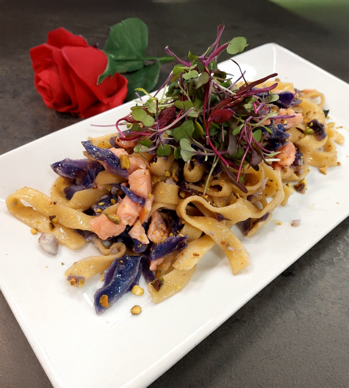 ARTIPASTA | Traditional Italian Food - Tagliatelle with Smoked Saumon and Red Cabbage